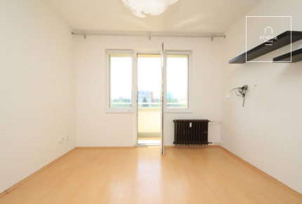 Nice partly furnished 1-bedroom apartment with balcony, Strašnice