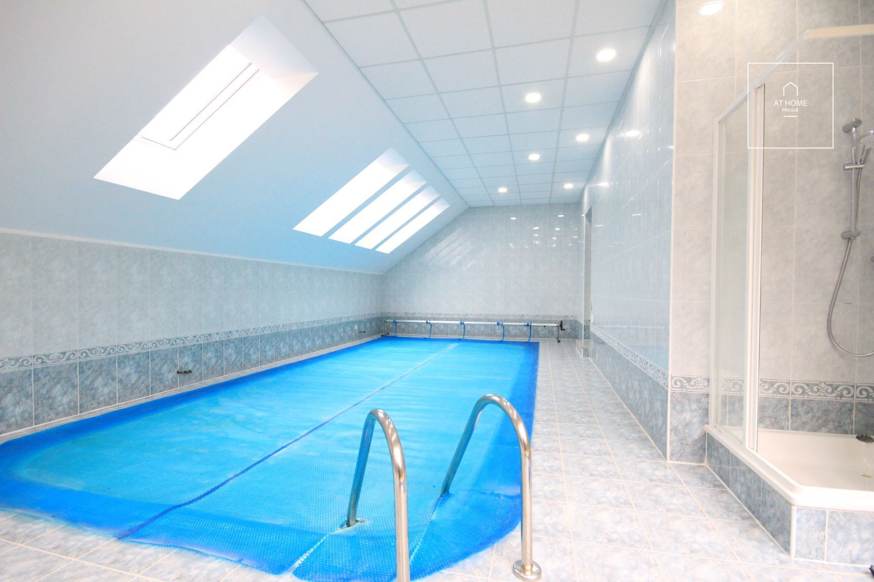 Výborně udržovaný, nezařízený rodinný dům v klidné části oblíbených Průhonic, Javorová