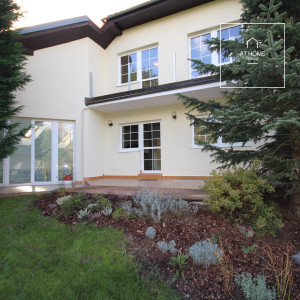 Výborně udržovaný, nezařízený rodinný dům v klidné části oblíbených Průhonic, Javorová