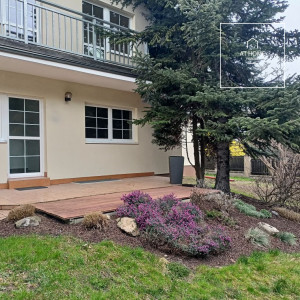 Nicely kept, unfurnished family house in quiet part of Průhonice with beautiful, grown garden, Javorová