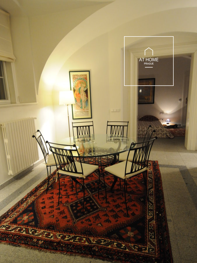 Apartment with private small garden, Malá Strana