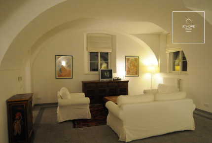 Apartment with private small garden, Malá Strana