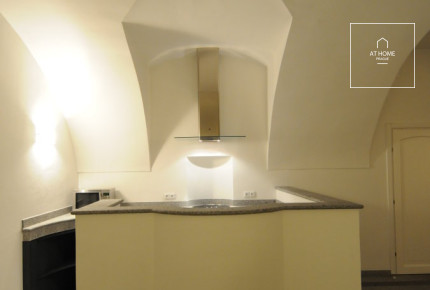 Apartment with private small garden, Malá Strana