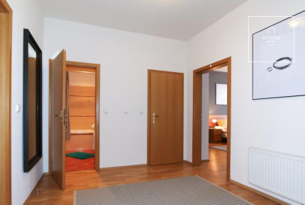 Fully furnished 2 bedroom apartment in Vinohrady