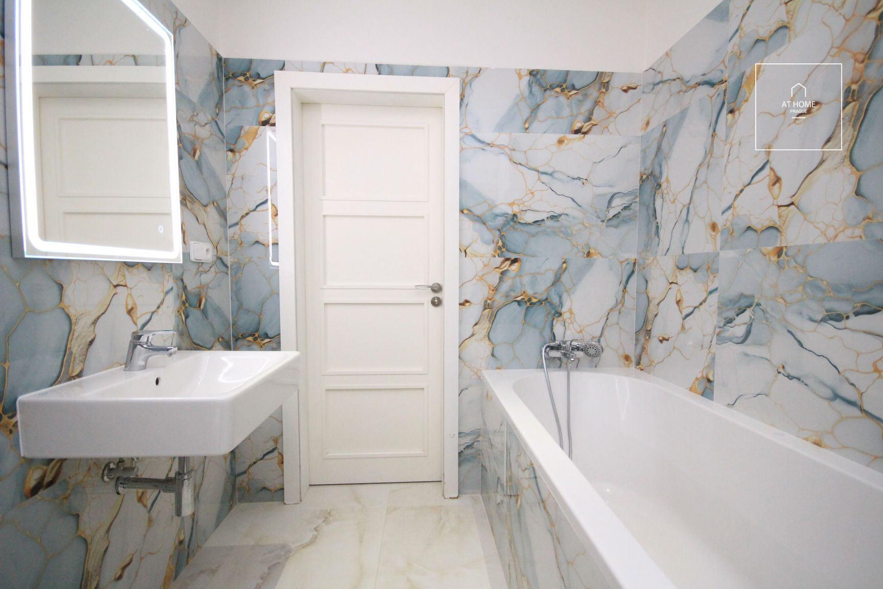 Fully furnished 1-bedroom apartment, Jeseniova, Žižkov