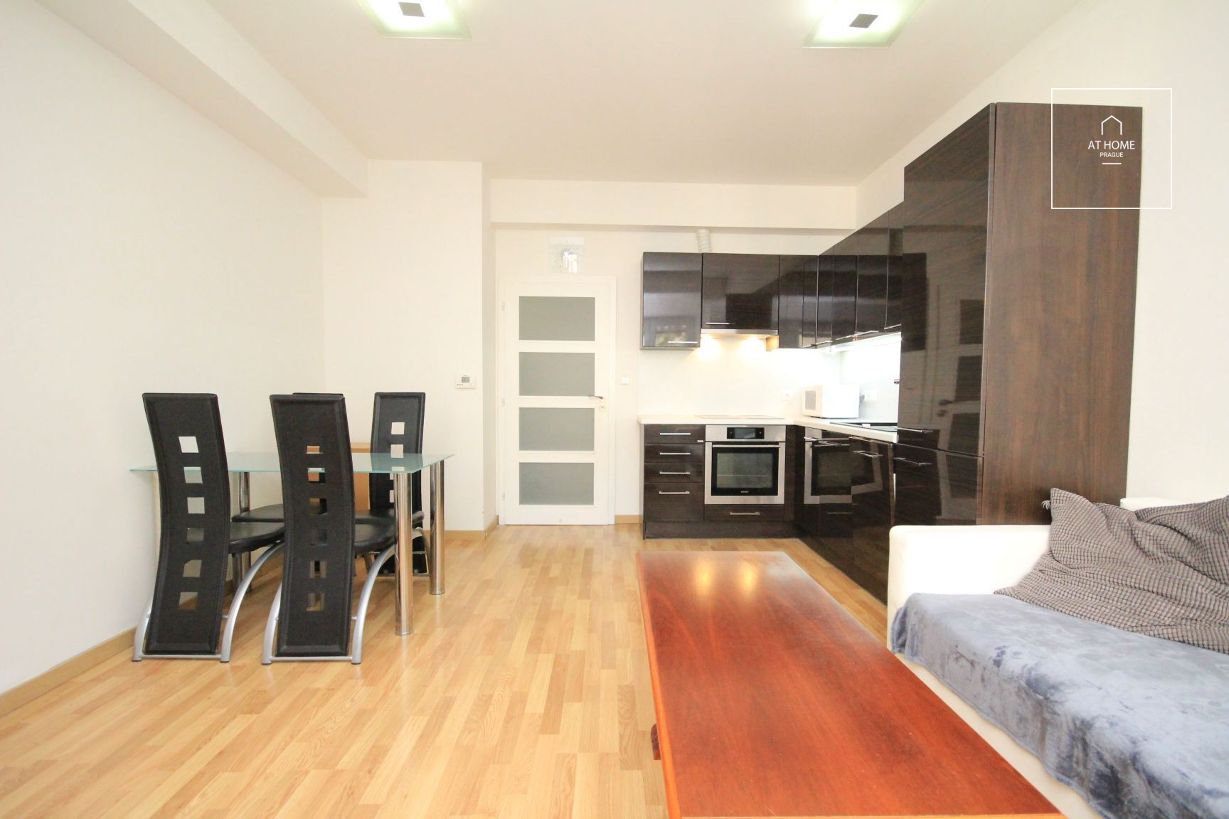 Fully furnished 1-bedroom apartment, Jeseniova, Žižkov