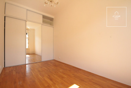 2-bedroom apartment in famous Vinohrady district, Záhřebská Street