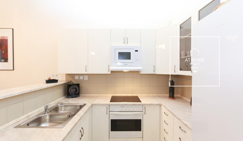 Nice, fully furnished 2-bedroom apartment with balcony, Belgická, Vinohrady