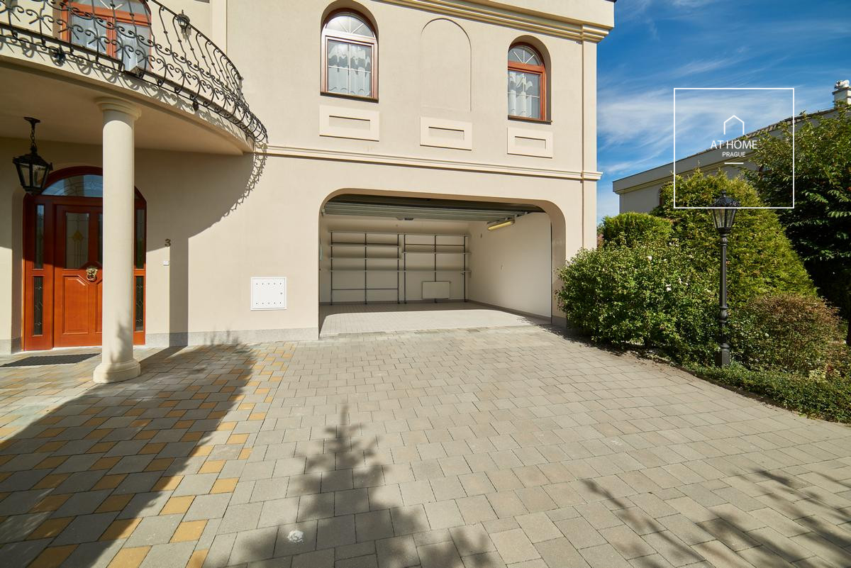 Luxusní vila v Praze 6 - Nebušicích,  vilový komplex \\