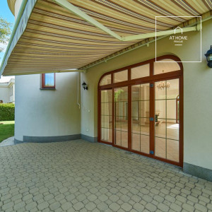 Luxurious villa at Prague 6 - Nebušice, Villas Šárka.