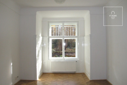 3-bedroom apartment, ground floor, Chopinova, Vinohrady