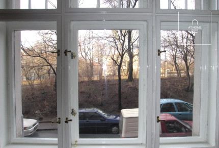 3-bedroom apartment, ground floor, Chopinova, Vinohrady
