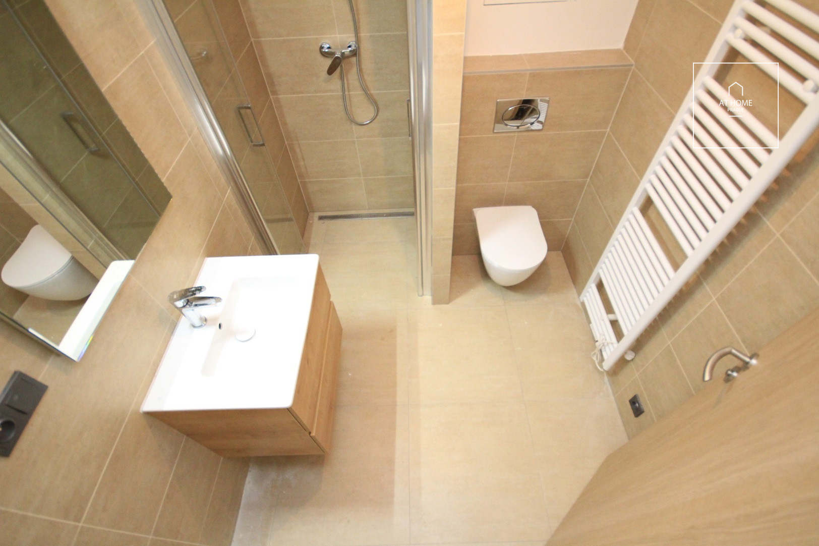 Nice, spacious studio apartment with balcony, new building, Pilsen