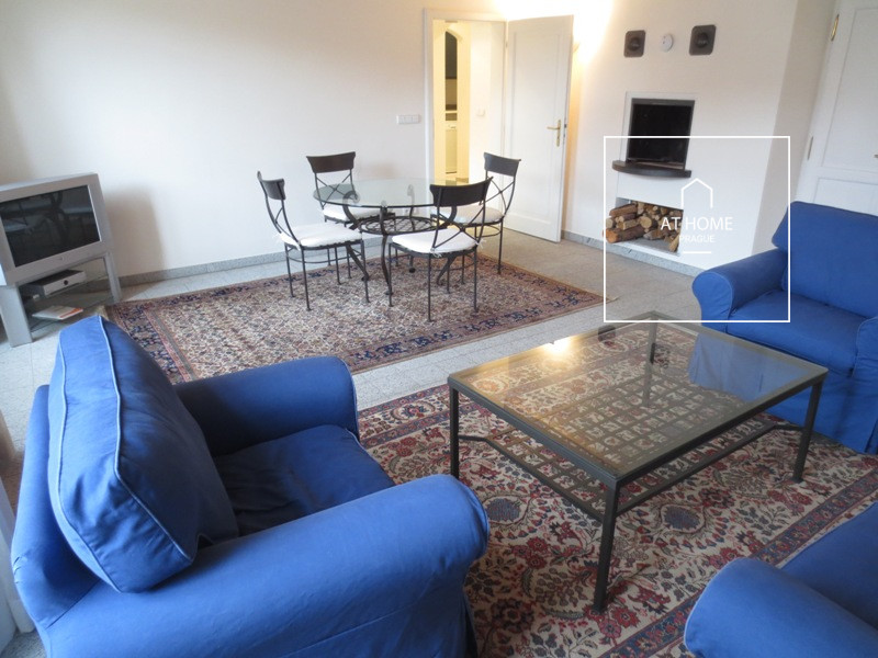 Fully furnished apartment, historical building, Hroznová