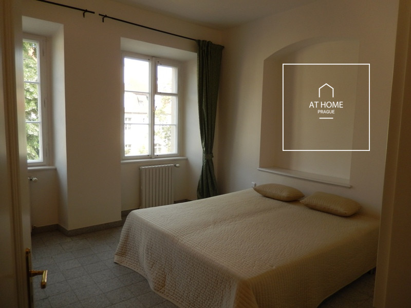 Fully furnished apartment, historical building, Hroznová