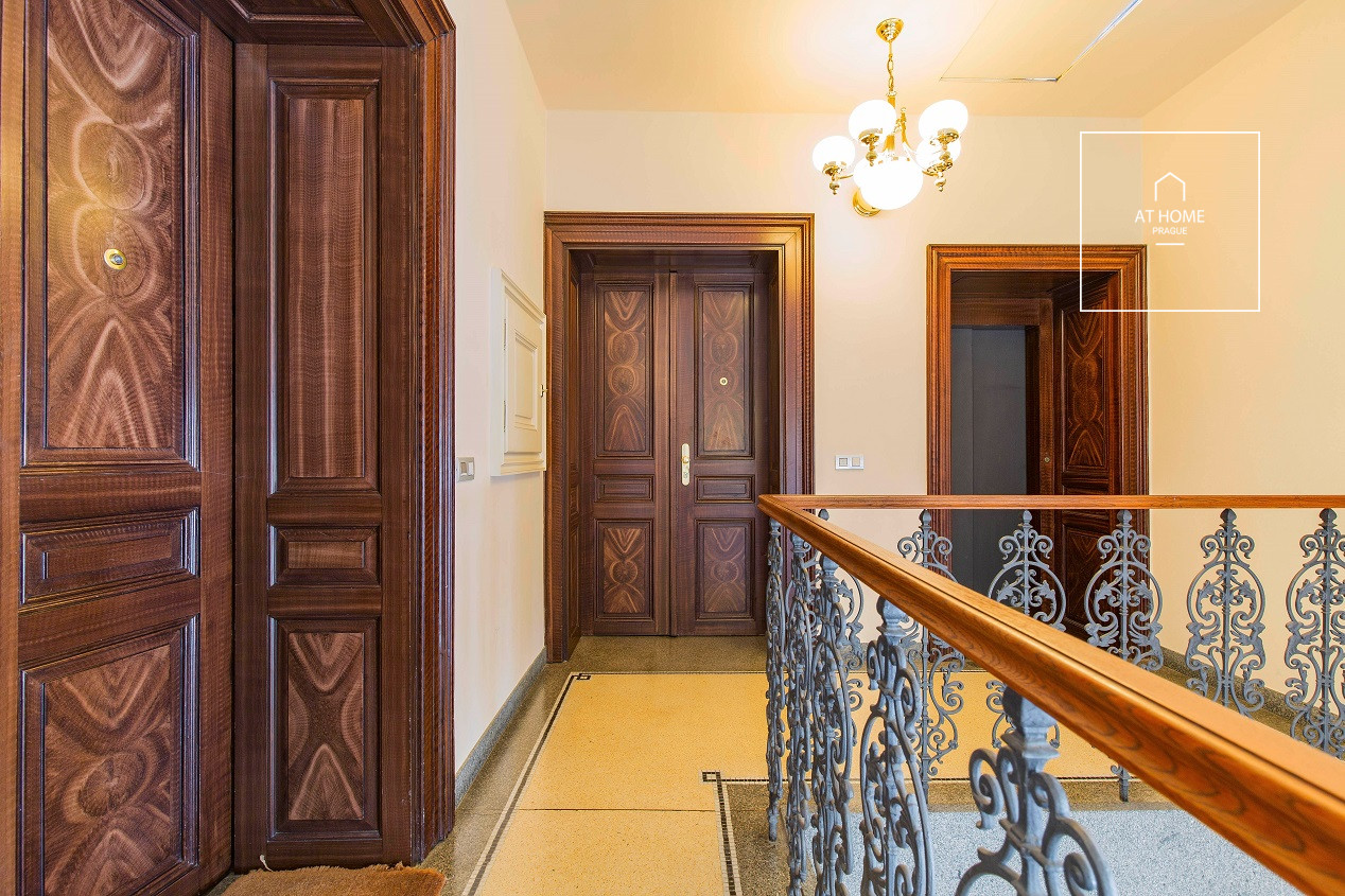 Luxury apartment in spectacular corner building, Újezd
