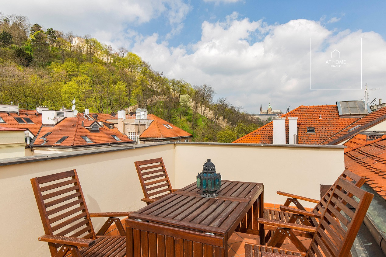 Luxury apartment in spectacular corner building, Újezd