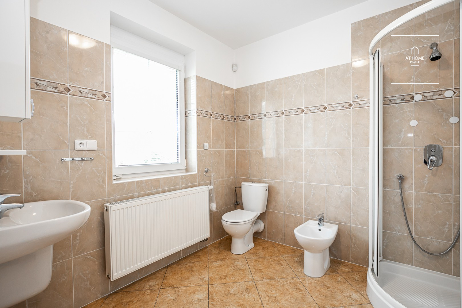 Spacious 5-bedroom family house, Pod Valem II., Průhonice