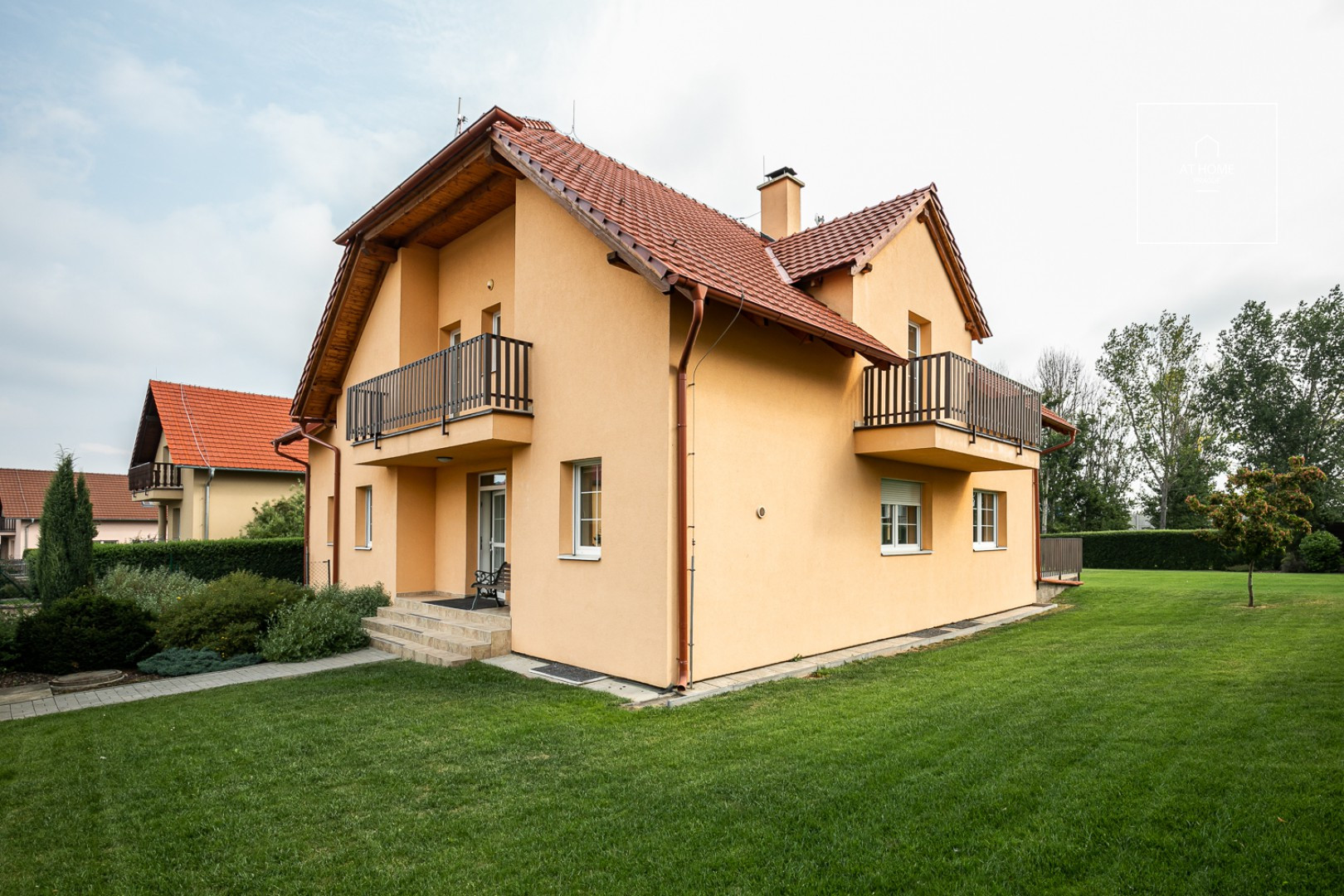 Prostorný, samostatně stojící dům, Pod Valem II., Průhonice