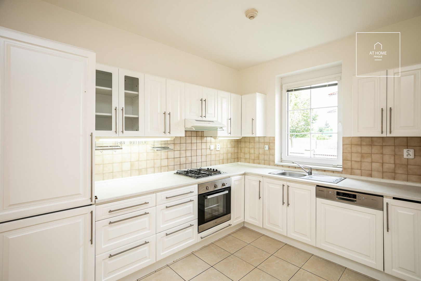 Spacious 5-bedroom family house, Pod Valem II., Průhonice