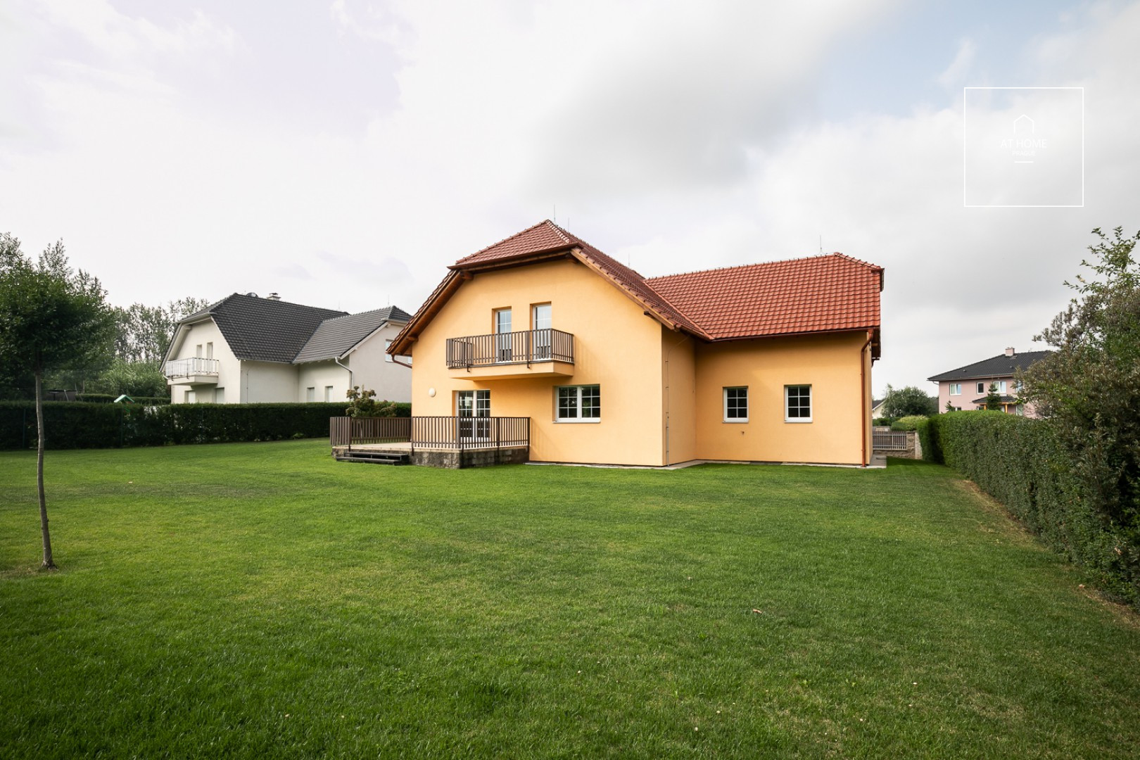 Spacious 5-bedroom family house, Pod Valem II., Průhonice