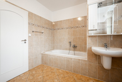 Spacious 5-bedroom family house, Pod Valem II., Průhonice