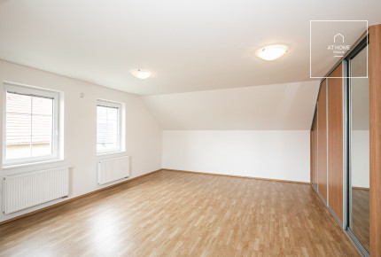 Spacious 5-bedroom family house, Pod Valem II., Průhonice