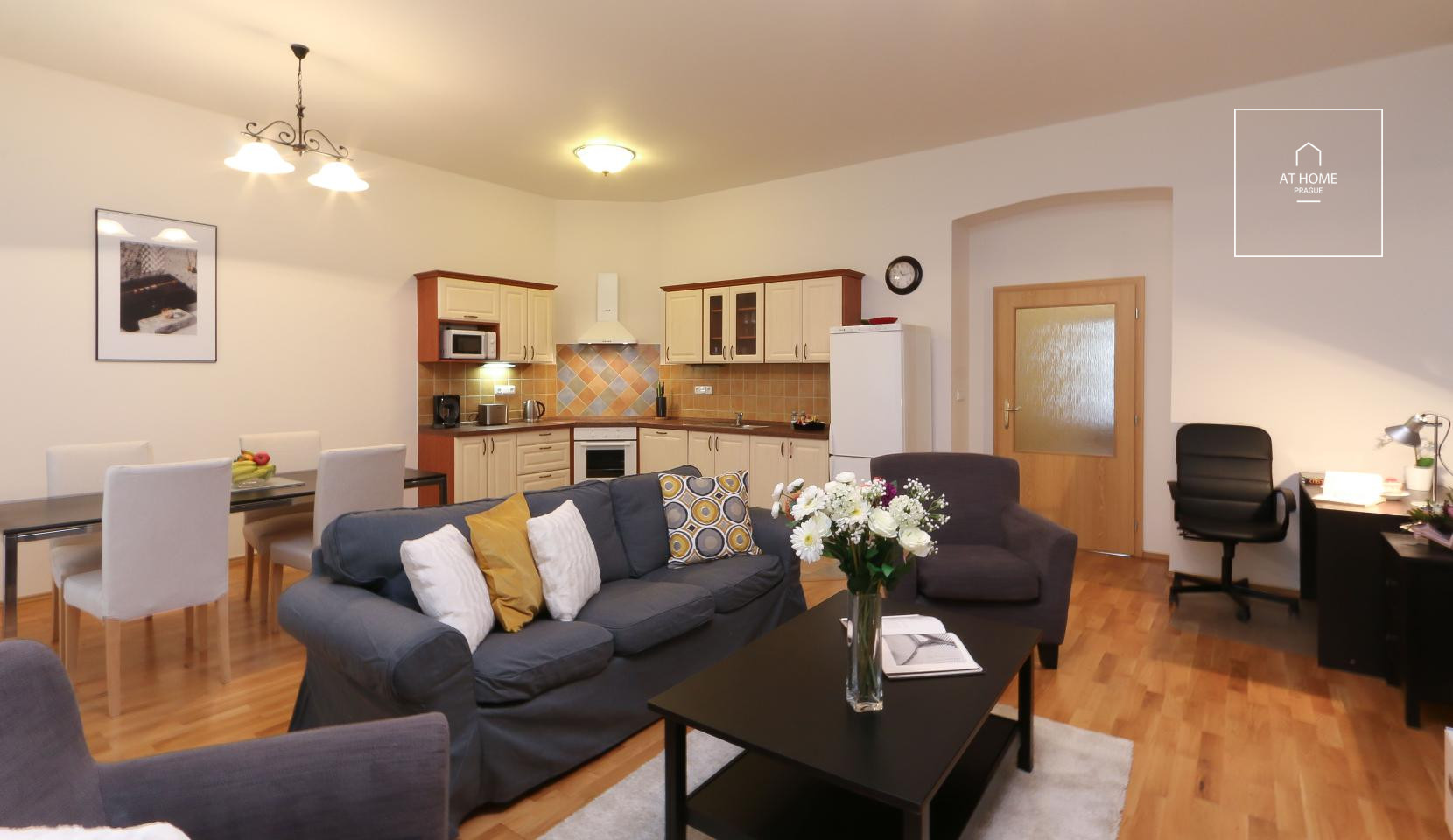 2-bedroom apartment on the ground floor, Vinohrady