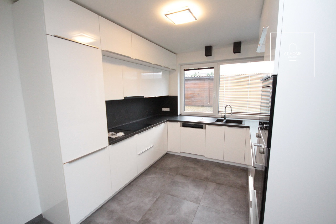 Newly built luxury house, Horoměřice