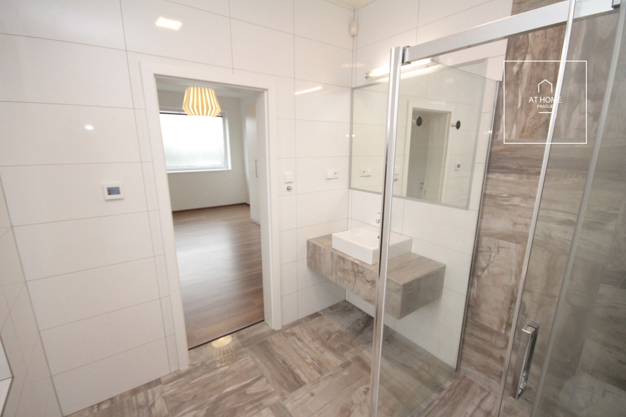 Newly built luxury house, Horoměřice