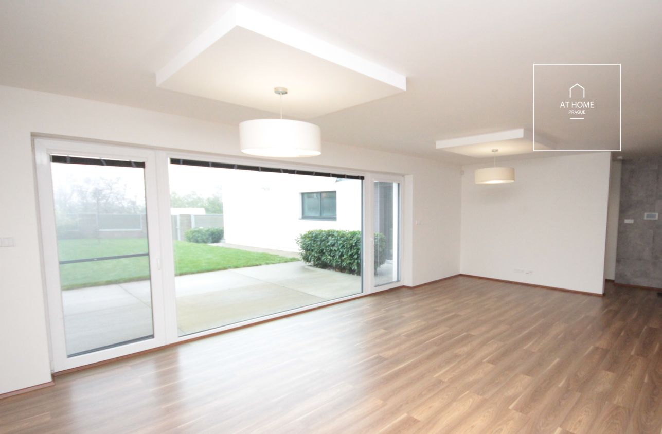 Newly built luxury house, Horoměřice