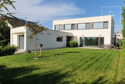 Newly built luxury house, Horoměřice