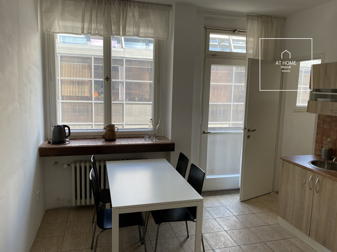 Nice, spacious apartment, Masarykovo nábřeží, Nové Město