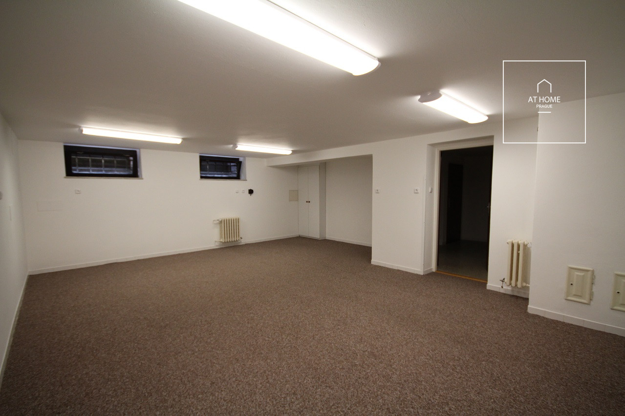 Unfurnished spacious 5-bedroom villa, Ke hrádku, Kunratice