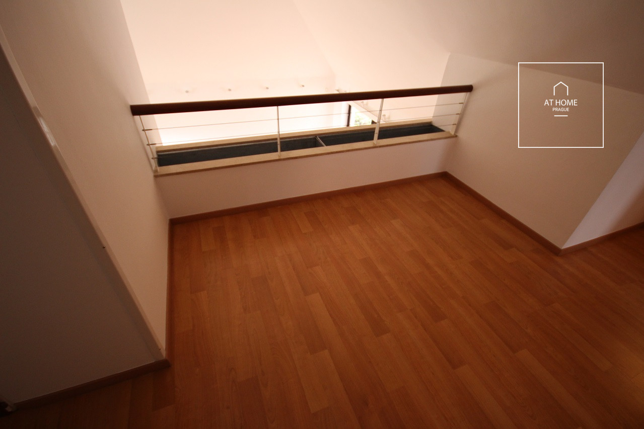 Unfurnished spacious 5-bedroom villa, Ke hrádku, Kunratice