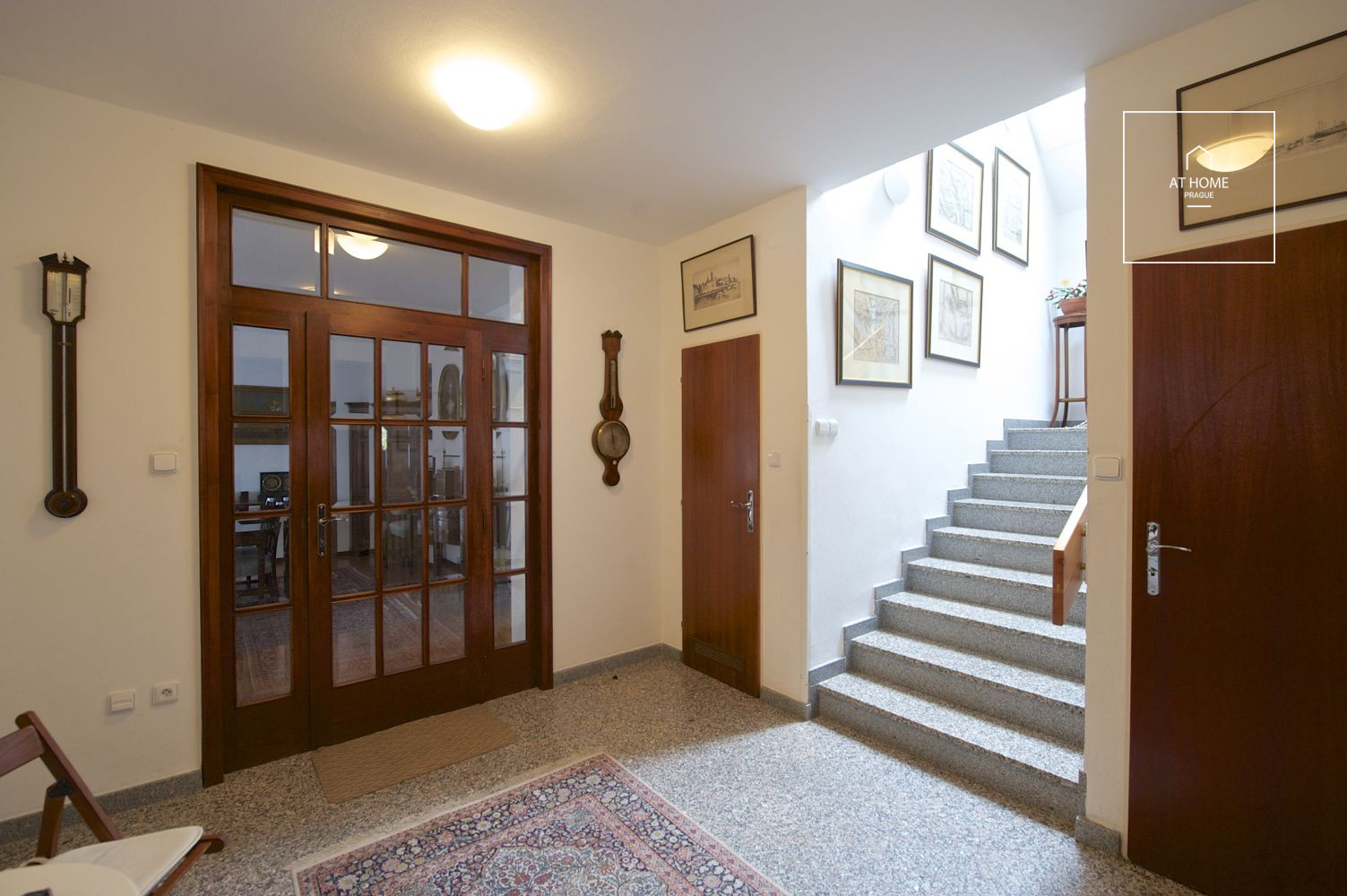 Unfurnished spacious 5-bedroom villa, Ke hrádku, Kunratice