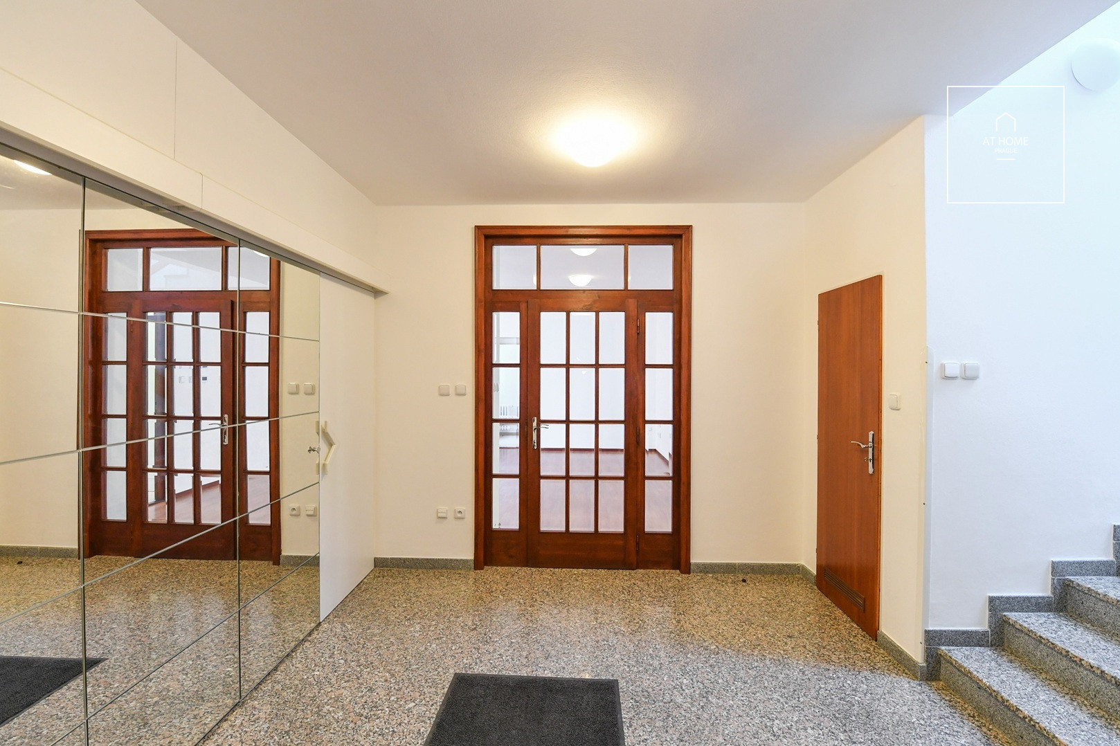 Unfurnished spacious 5-bedroom villa, Ke hrádku, Kunratice