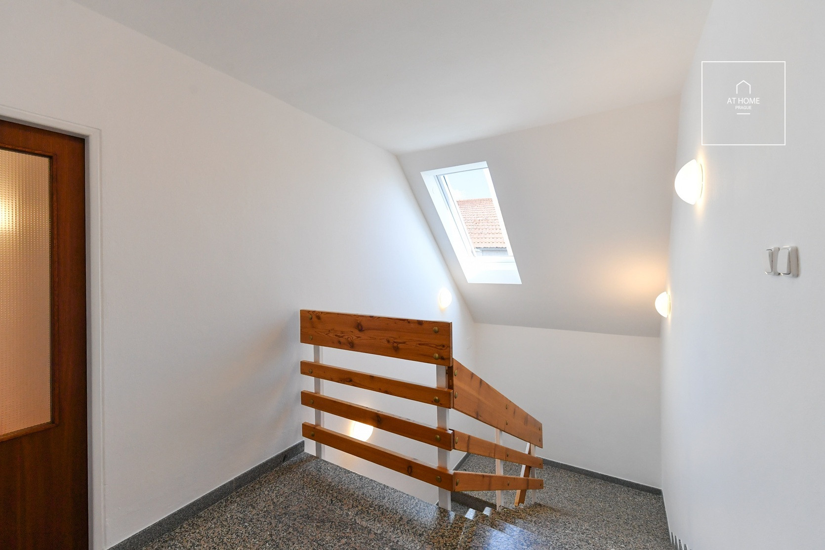 Unfurnished spacious 5-bedroom villa, Ke hrádku, Kunratice