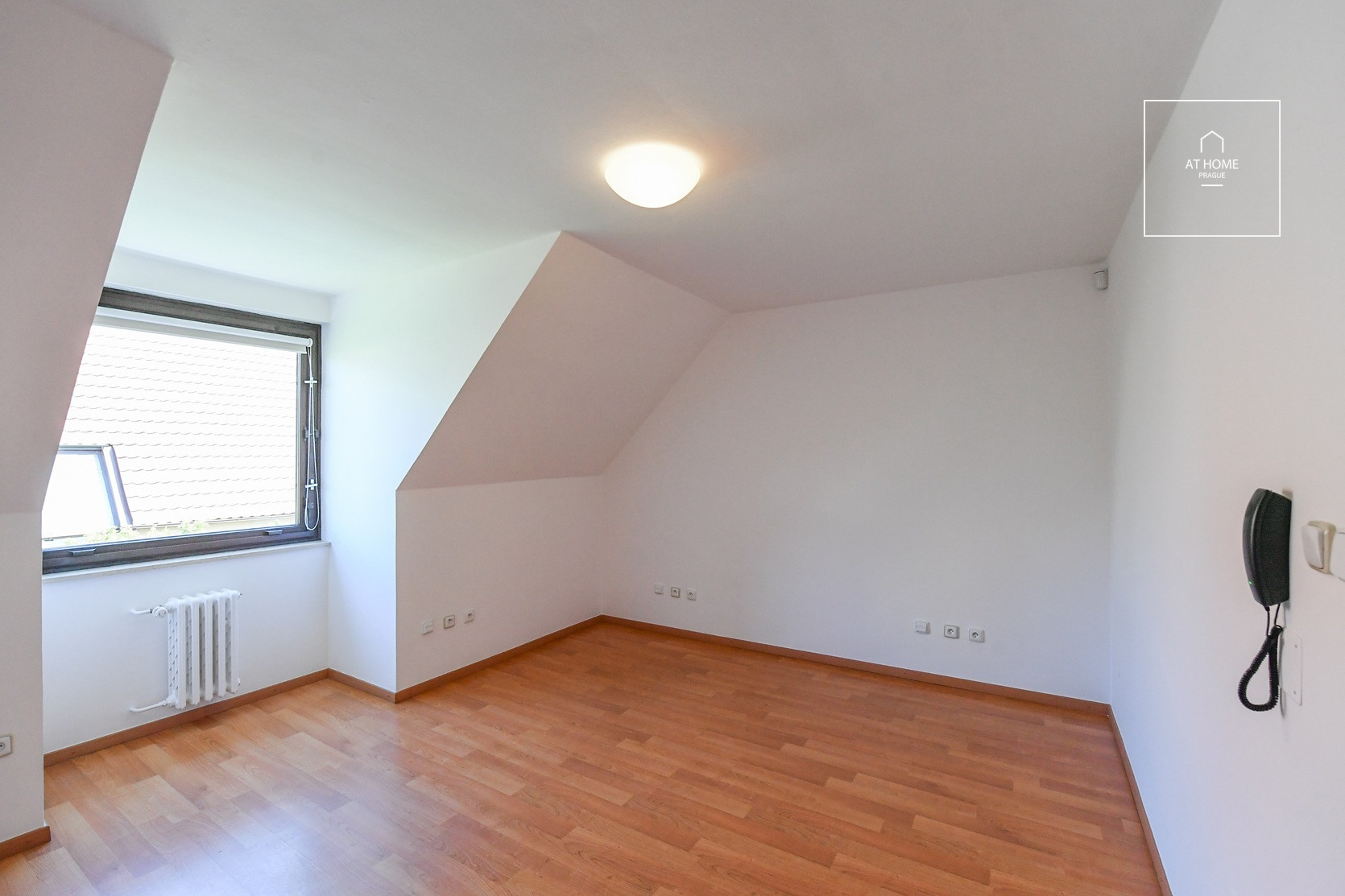 Unfurnished spacious 5-bedroom villa, Ke hrádku, Kunratice