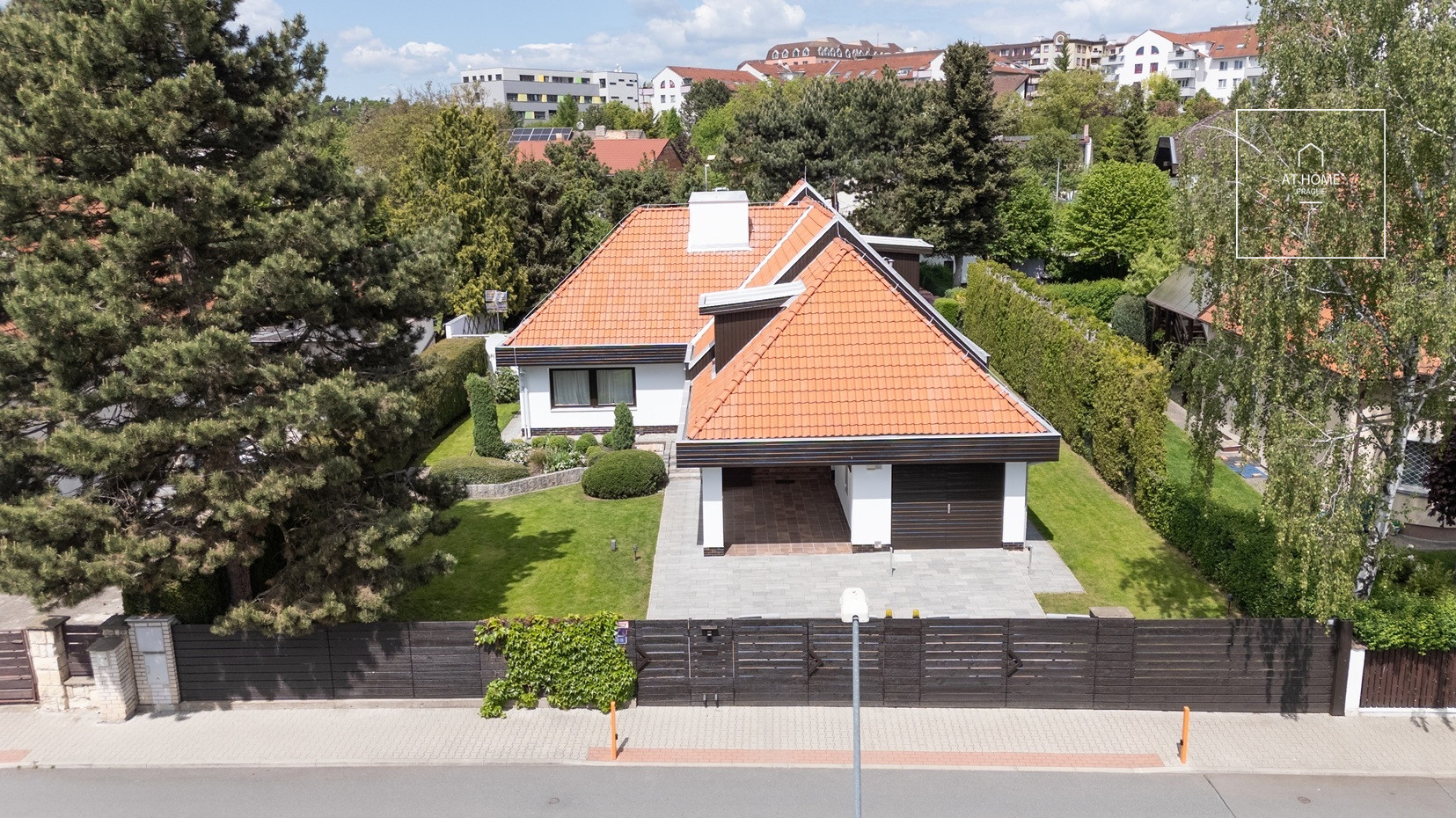 Unfurnished spacious 5-bedroom villa, Ke hrádku, Kunratice