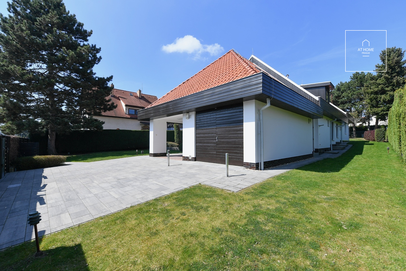 Unfurnished spacious 5-bedroom villa, Ke hrádku, Kunratice