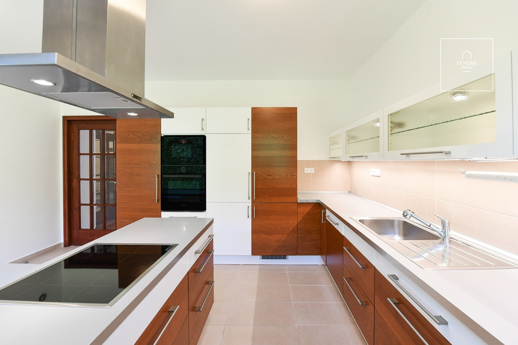Unfurnished spacious 5-bedroom villa, Ke hrádku, Kunratice
