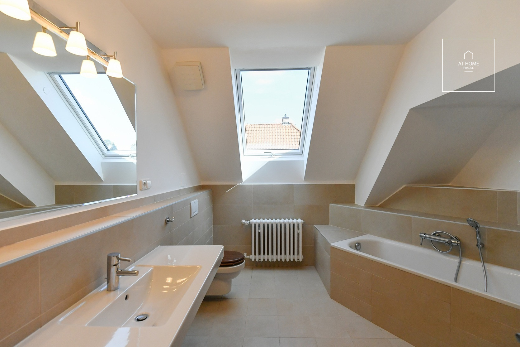 Unfurnished spacious 5-bedroom villa, Ke hrádku, Kunratice