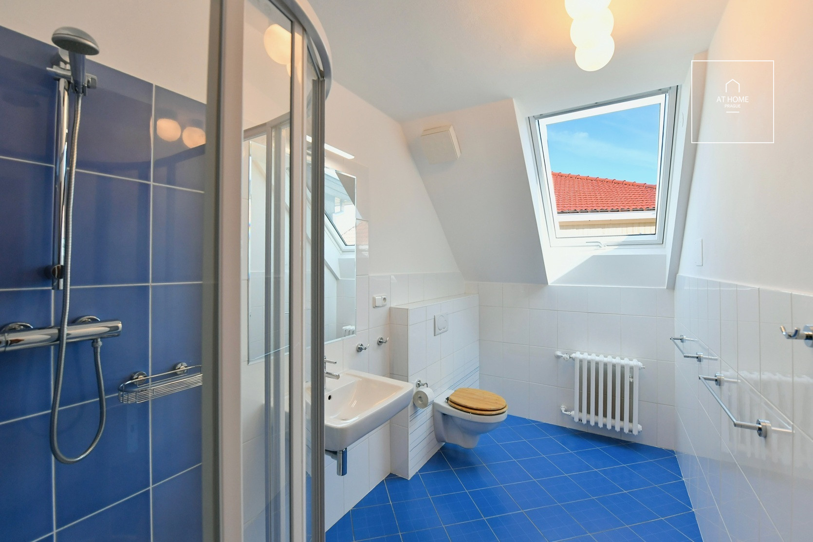 Unfurnished spacious 5-bedroom villa, Ke hrádku, Kunratice