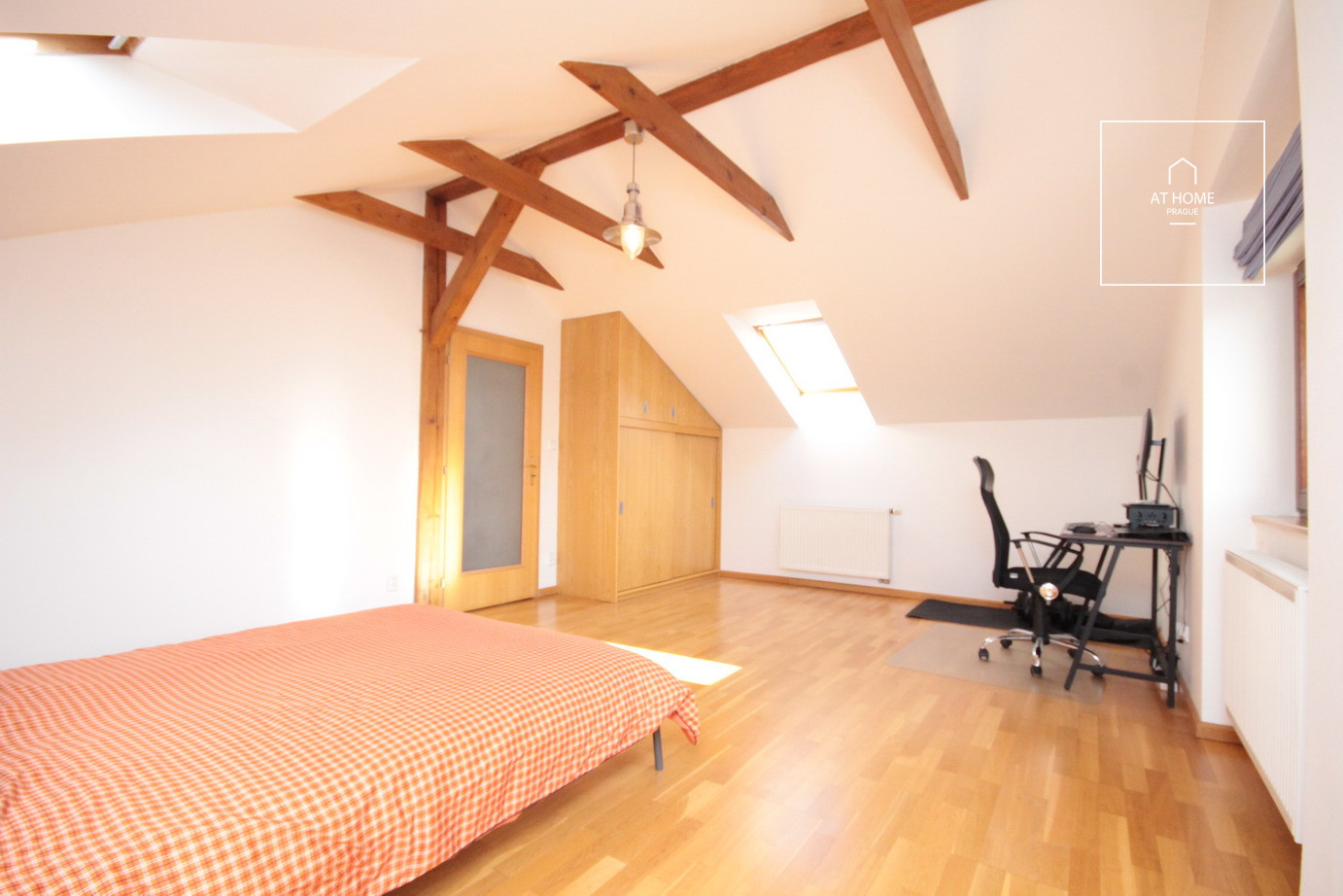 Stylové bydlení přímo v Havlíčkových Sadech, Vinohrady