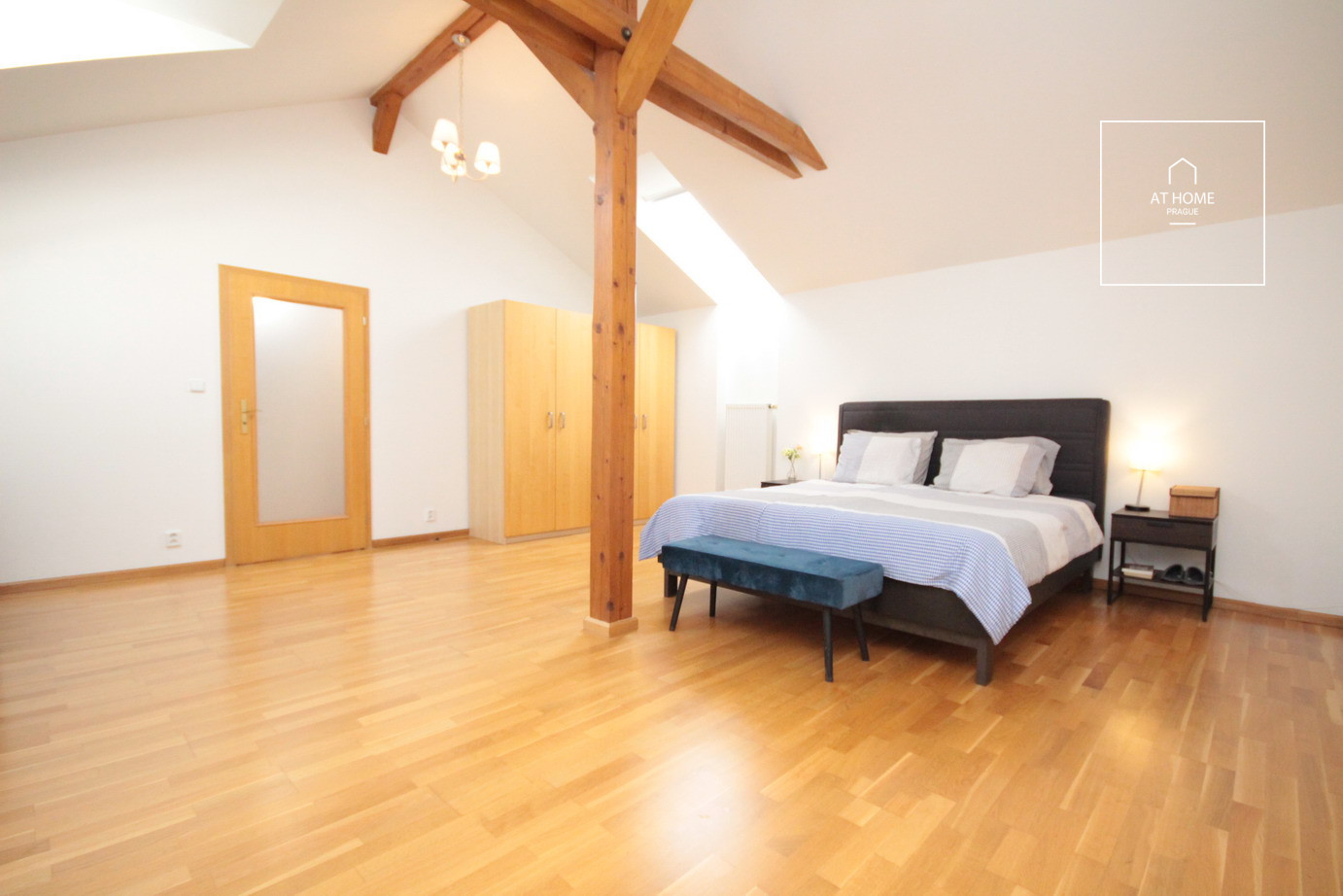 Stylové bydlení přímo v Havlíčkových Sadech, Vinohrady