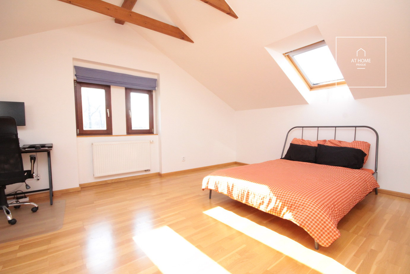 Stylish living right in Havlíčkovy Sady, Vinohrady