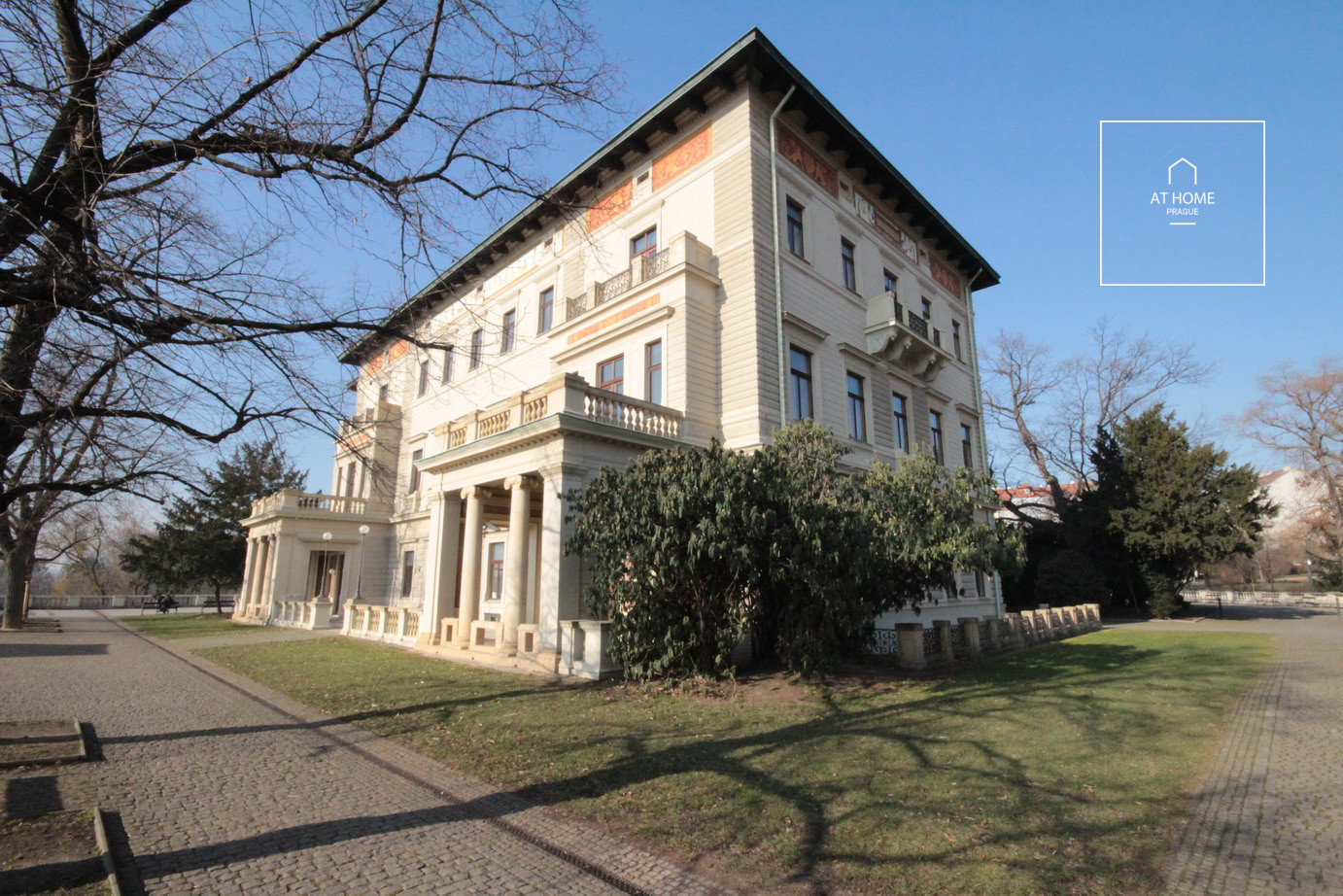 Stylové bydlení přímo v Havlíčkových Sadech, Vinohrady