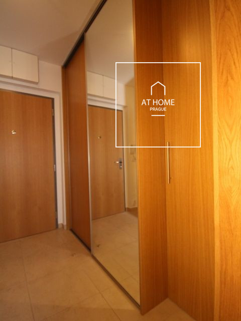 Nice one bedroom apartment with terrace, Wiesenthalova, Řeporyje