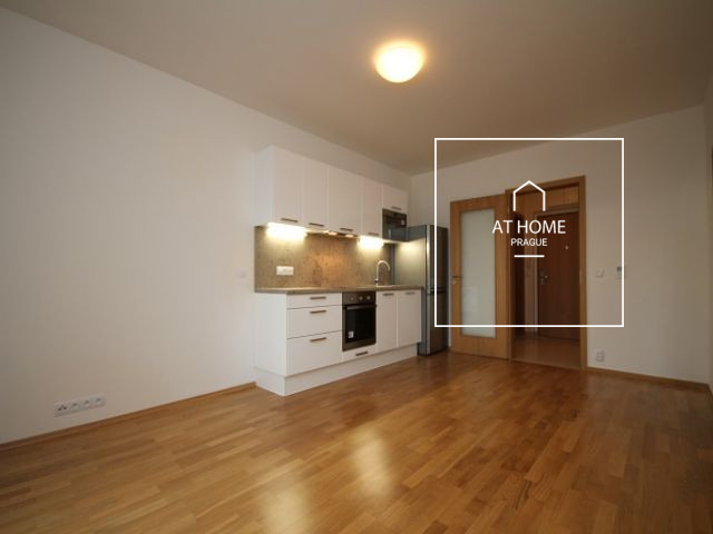 Nice one bedroom apartment with terrace, Wiesenthalova, Řeporyje